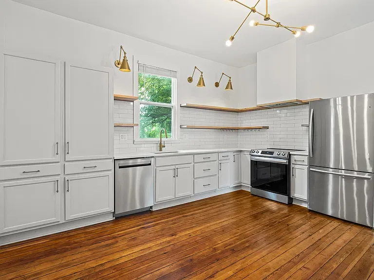 Photo 5 of 905 Fillmore St, Lynchburg